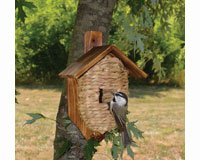 Mounted Grass Roosting Pocket with Roof